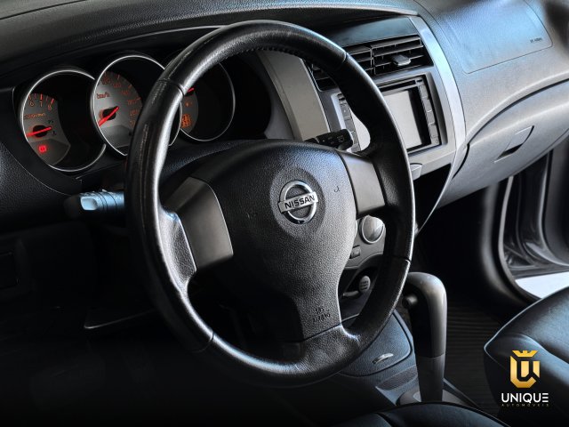 Nissan Livina 1.8 SL X-GEAR 16V FLEX 4P AUTOMÁTICO 2012/2013 cinza à venda na Unique Automóveis em Indaiatuba — foto 15