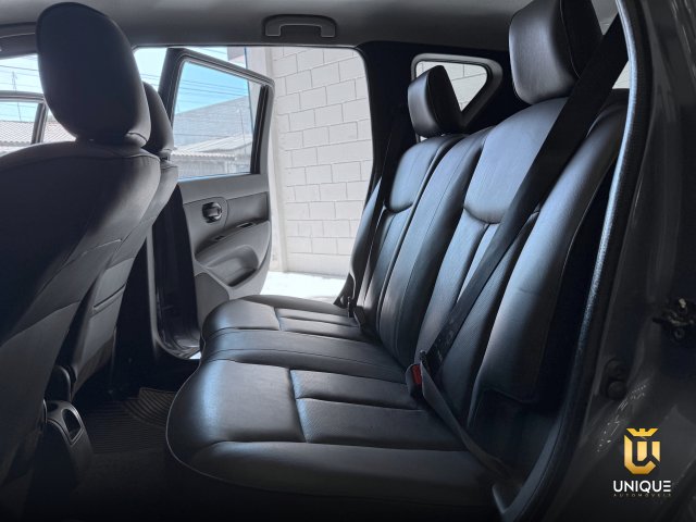 Nissan Livina 1.8 SL X-GEAR 16V FLEX 4P AUTOMÁTICO 2012/2013 cinza à venda na Unique Automóveis em Indaiatuba — foto 18