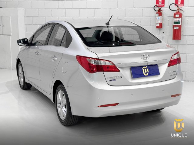 Hyundai Hb20s 1.6 PREMIUM 16V FLEX 4P AUTOMÁTICO 2014/2015 prata à venda na Unique Automóveis em Indaiatuba — foto 6