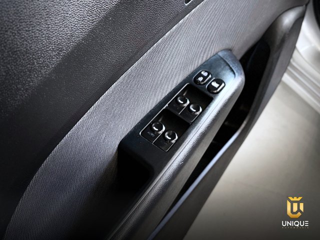 Hyundai Hb20s 1.6 PREMIUM 16V FLEX 4P AUTOMÁTICO 2014/2015 prata à venda na Unique Automóveis em Indaiatuba — foto 11