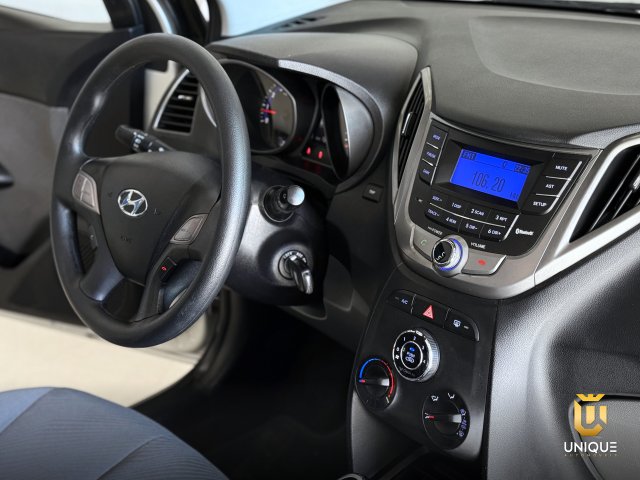 Hyundai Hb20s 1.6 PREMIUM 16V FLEX 4P AUTOMÁTICO 2014/2015 prata à venda na Unique Automóveis em Indaiatuba — foto 15