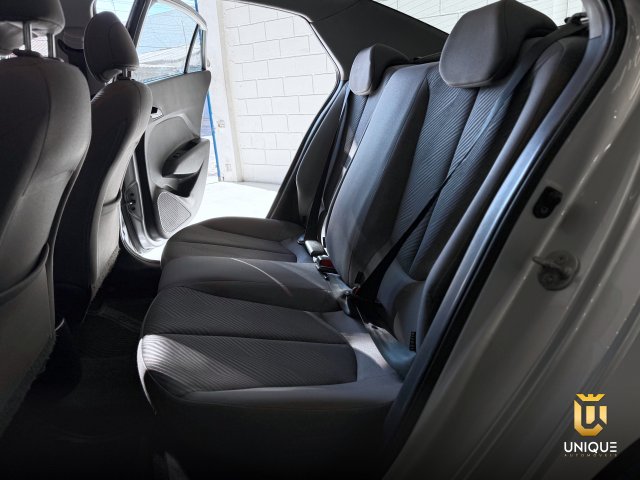 Hyundai Hb20s 1.6 PREMIUM 16V FLEX 4P AUTOMÁTICO 2014/2015 prata à venda na Unique Automóveis em Indaiatuba — foto 17