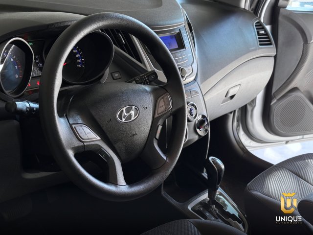 Hyundai Hb20s 1.6 PREMIUM 16V FLEX 4P AUTOMÁTICO 2014/2015 prata à venda na Unique Automóveis em Indaiatuba — foto 19
