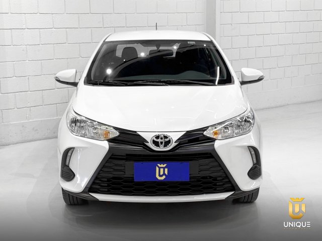 Toyota Yaris Sedan 1.5 16V FLEX SEDAN XL MULTIDRIVE 2022/2023 branco à venda na Unique Automóveis em Indaiatuba — foto 4