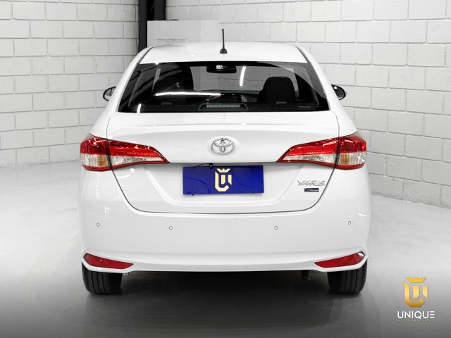Toyota Yaris Sedan 1.5 16V FLEX SEDAN XL MULTIDRIVE 2022/2023 branco à venda na Unique Automóveis em Indaiatuba — foto 5