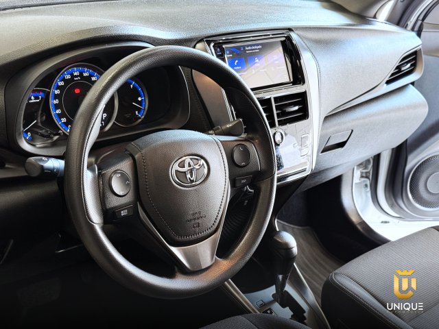 Toyota Yaris Sedan 1.5 16V FLEX SEDAN XL MULTIDRIVE 2022/2023 branco à venda na Unique Automóveis em Indaiatuba — foto 16