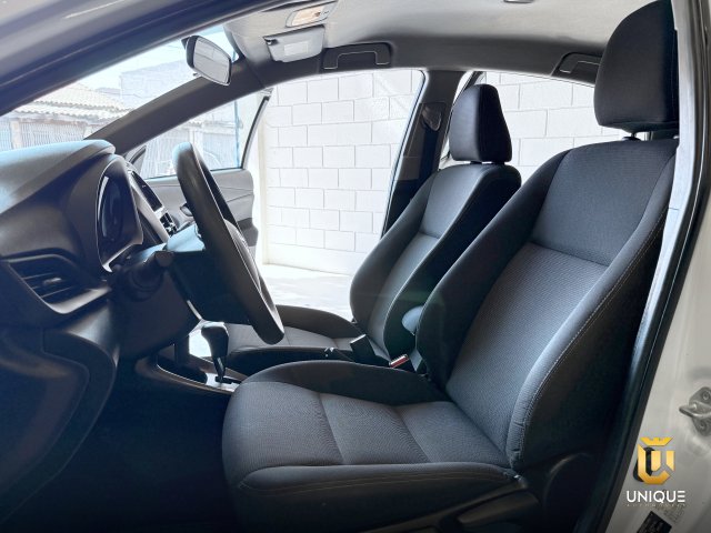 Toyota Yaris Sedan 1.5 16V FLEX SEDAN XL MULTIDRIVE 2022/2023 branco à venda na Unique Automóveis em Indaiatuba — foto 20