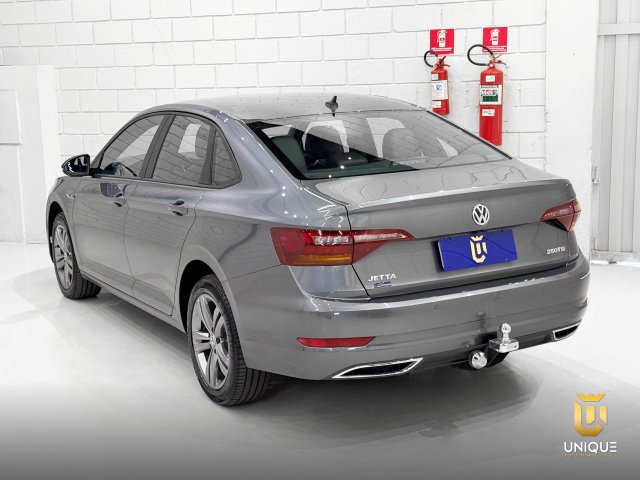 Volkswagen Jetta 1.4 250 TSI TOTAL FLEX R-LINE TIPTRONIC 2018/2019 cinza à venda na Unique Automóveis em Indaiatuba — foto 9