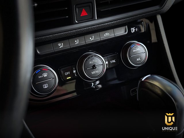 Volkswagen Jetta 1.4 250 TSI TOTAL FLEX R-LINE TIPTRONIC 2018/2019 cinza à venda na Unique Automóveis em Indaiatuba — foto 13