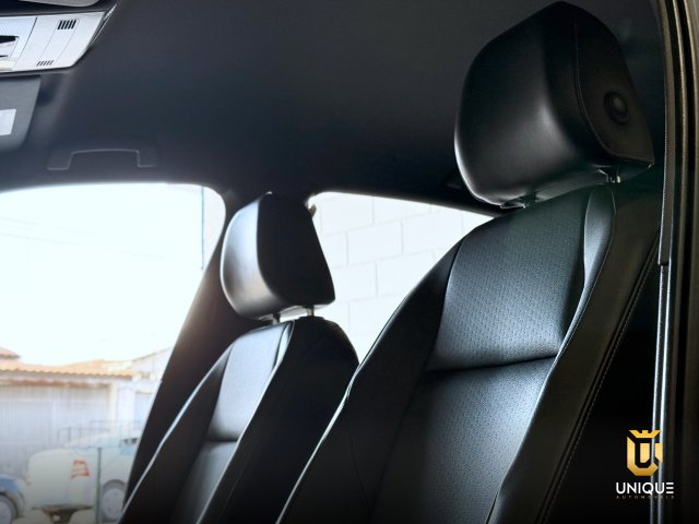 Volkswagen Jetta 1.4 250 TSI TOTAL FLEX R-LINE TIPTRONIC 2018/2019 cinza à venda na Unique Automóveis em Indaiatuba — foto 16