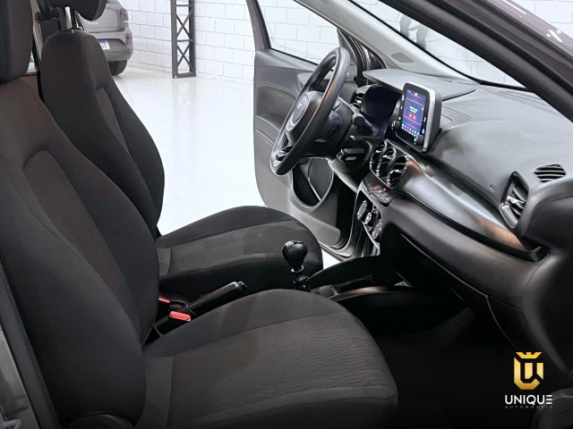 Fiat Cronos 1.0 FIREFLY FLEX DRIVE MANUAL 2023/2024 cinza à venda na Unique Automóveis em Indaiatuba — foto 15