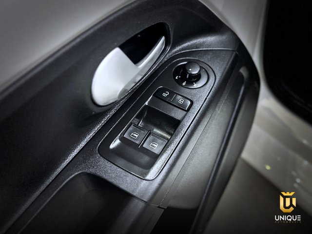 Volkswagen Up 1.0 MPI MOVE UP 12V FLEX 4P MANUAL 2016 branco à venda na Unique Automóveis em Indaiatuba — foto 11
