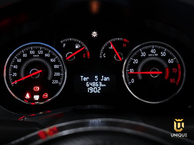 Fiat Palio 1.0 MPI ATTRACTIVE 8V FLEX 4P MANUAL 2017 vermelho à venda na Unique Automóveis em Indaiatuba — foto 10