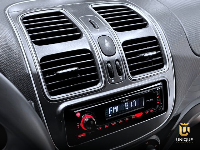 Fiat Palio 1.0 MPI ATTRACTIVE 8V FLEX 4P MANUAL 2017 vermelho à venda na Unique Automóveis em Indaiatuba — foto 14