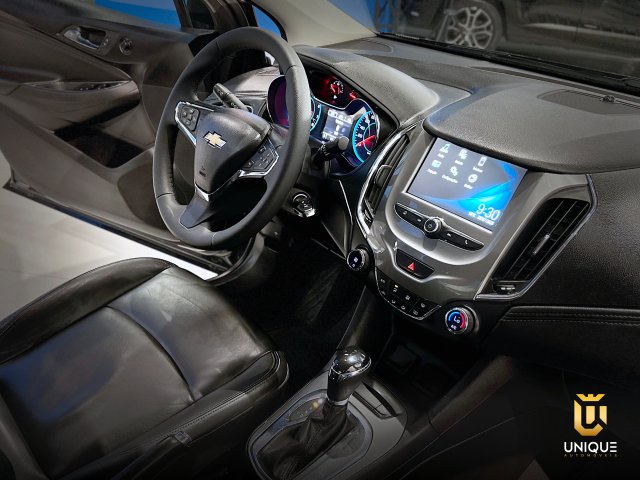 Chevrolet Cruze Sedan 1.4 TURBO LT 16V FLEX 4P AUTOMÁTICO 2016/2017 preto à venda na Unique Automóveis em Indaiatuba — foto 19