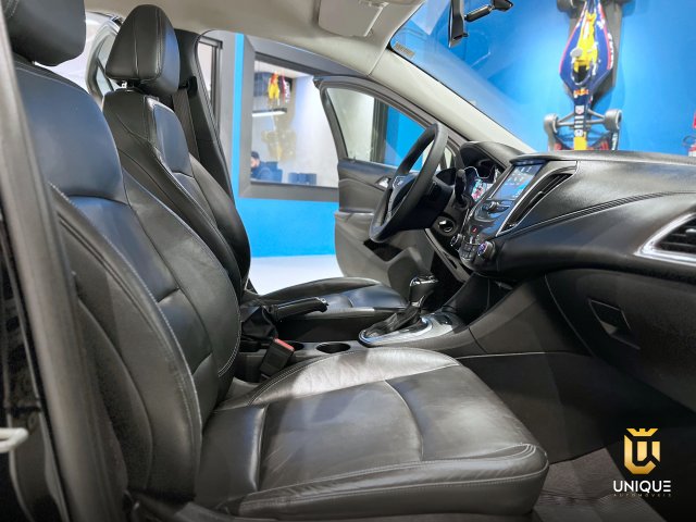 Chevrolet Cruze Sedan 1.4 TURBO LT 16V FLEX 4P AUTOMÁTICO 2016/2017 preto à venda na Unique Automóveis em Indaiatuba — foto 20