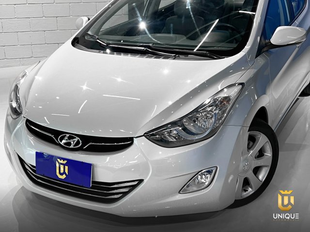 Hyundai Elantra 1.8 GLS 16V GASOLINA 4P AUTOMÁTICO 2012/2013 prata à venda na Unique Automóveis em Indaiatuba — foto 3