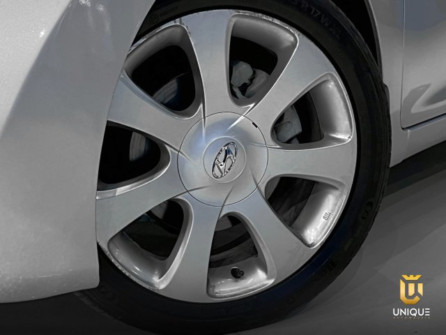 Hyundai Elantra 1.8 GLS 16V GASOLINA 4P AUTOMÁTICO 2012/2013 prata à venda na Unique Automóveis em Indaiatuba — foto 7