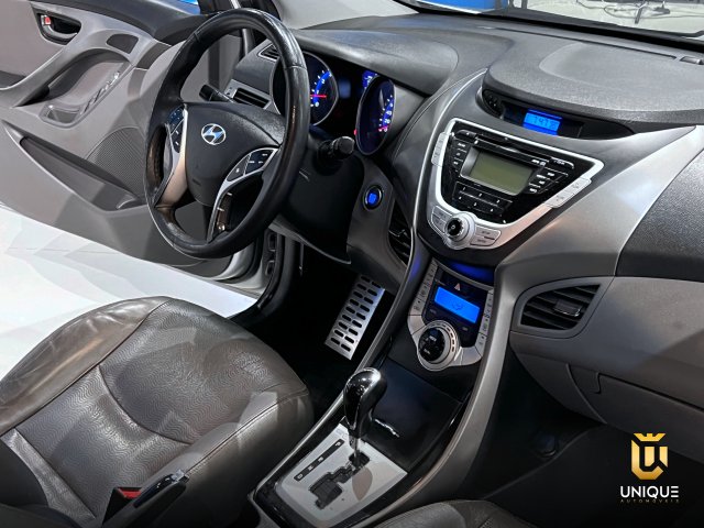 Hyundai Elantra 1.8 GLS 16V GASOLINA 4P AUTOMÁTICO 2012/2013 prata à venda na Unique Automóveis em Indaiatuba — foto 10
