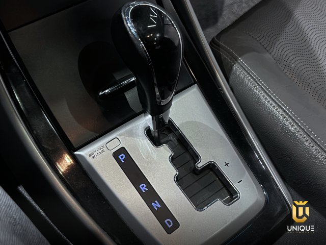 Hyundai Elantra 1.8 GLS 16V GASOLINA 4P AUTOMÁTICO 2012/2013 prata à venda na Unique Automóveis em Indaiatuba — foto 11
