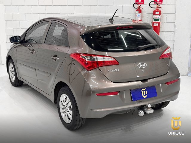 Hyundai Hb20 1.0 COMFORT 12V FLEX 4P MANUAL 2017/2018 marrom à venda na Unique Automóveis em Indaiatuba — foto 6