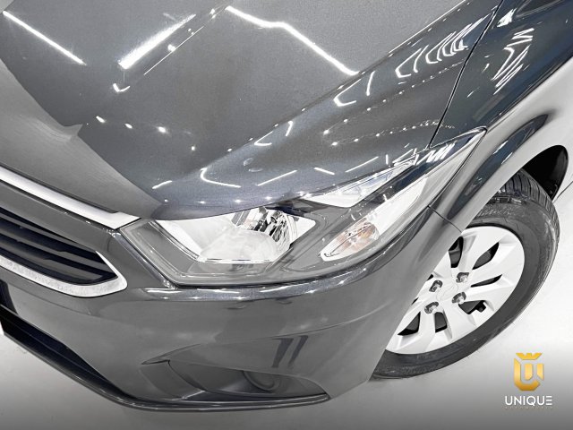 Chevrolet Onix 1.0 MPFI LT 8V FLEX 4P MANUAL 2018 cinza à venda na Unique Automóveis em Indaiatuba — foto 3