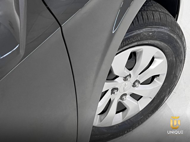 Chevrolet Onix 1.0 MPFI LT 8V FLEX 4P MANUAL 2018 cinza à venda na Unique Automóveis em Indaiatuba — foto 8