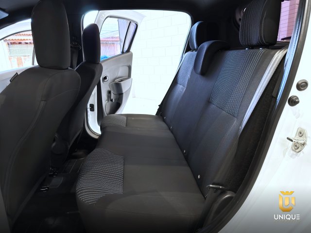 Renault Sandero 1.0 12V SCE FLEX LIFE MANUAL 2019/2020 branco à venda na Unique Automóveis em Indaiatuba — foto 19