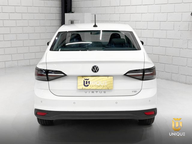 Volkswagen Virtus 1.0 170 TSI AUTOMÁTICO 2023/2024 branco à venda na Unique Automóveis em Indaiatuba — foto 5