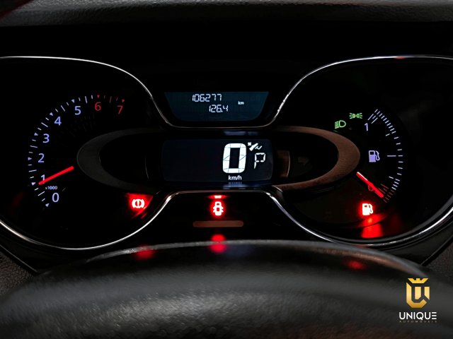 Renault Captur 1.6 16V SCE FLEX ZEN X-TRONIC 2018/2019 branco à venda na Unique Automóveis em Indaiatuba — foto 10