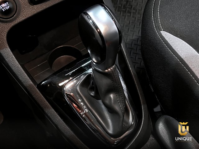 Renault Captur 1.6 16V SCE FLEX ZEN X-TRONIC 2018/2019 branco à venda na Unique Automóveis em Indaiatuba — foto 12
