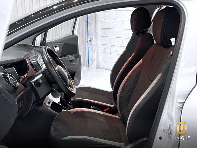 Renault Captur 1.6 16V SCE FLEX ZEN X-TRONIC 2018/2019 branco à venda na Unique Automóveis em Indaiatuba — foto 15