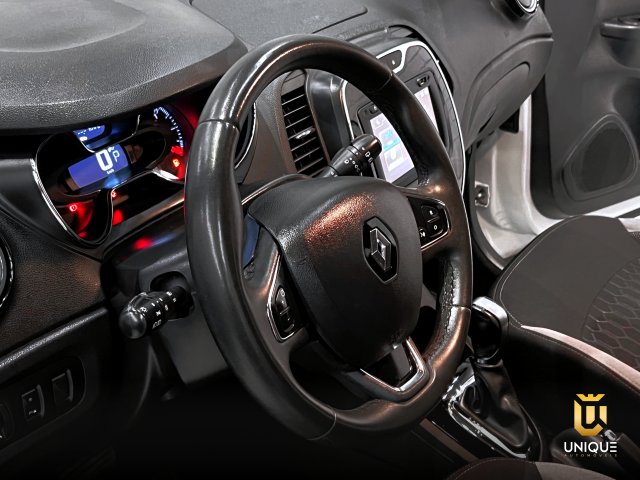 Renault Captur 1.6 16V SCE FLEX ZEN X-TRONIC 2018/2019 branco à venda na Unique Automóveis em Indaiatuba — foto 16