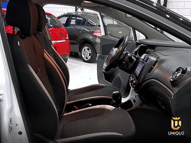 Renault Captur 1.6 16V SCE FLEX ZEN X-TRONIC 2018/2019 branco à venda na Unique Automóveis em Indaiatuba — foto 18