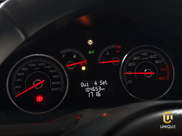 Fiat Palio 1.0 MPI ATTRACTIVE 8V FLEX 4P MANUAL 2014/2015 branco à venda na Unique Automóveis em Indaiatuba — foto 10