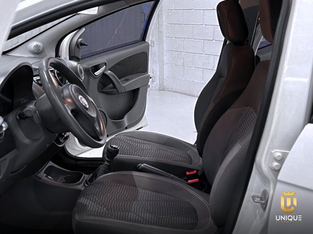 Fiat Palio 1.0 MPI ATTRACTIVE 8V FLEX 4P MANUAL 2014/2015 branco à venda na Unique Automóveis em Indaiatuba — foto 16