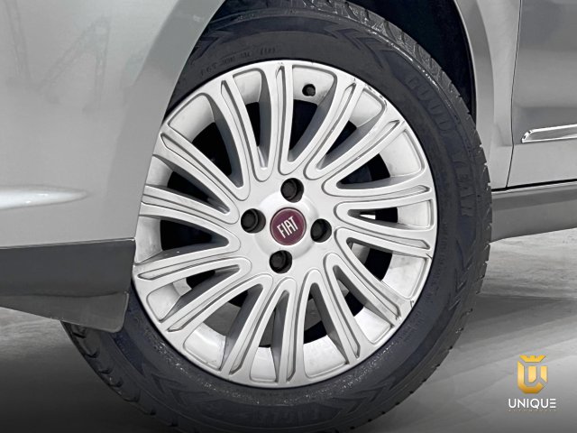 Fiat Grand Siena 1.6 MPI ESSENCE 16V FLEX 4P MANUAL 2013 cinza à venda na Unique Automóveis em Indaiatuba — foto 8
