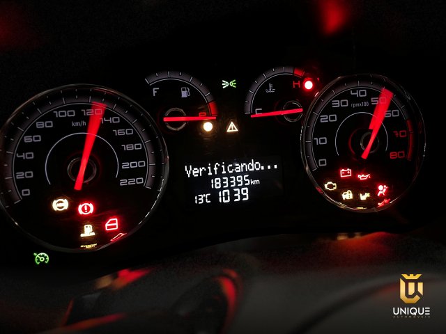 Fiat Grand Siena 1.6 MPI ESSENCE 16V FLEX 4P MANUAL 2013 cinza à venda na Unique Automóveis em Indaiatuba — foto 15