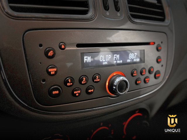 Fiat Grand Siena 1.6 MPI ESSENCE 16V FLEX 4P MANUAL 2013 cinza à venda na Unique Automóveis em Indaiatuba — foto 20
