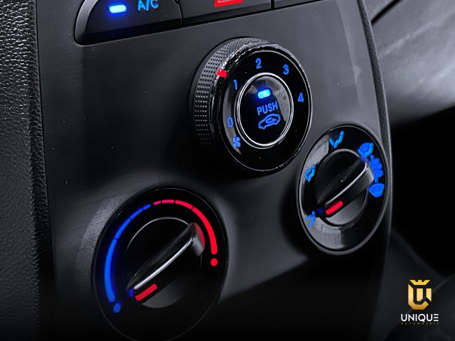 Hyundai Hb20 1.6 COPA DO MUNDO FIFA 16V FLEX 4P AUTOMÁTICO 2018/2019 branco à venda na Unique Automóveis em Indaiatuba — foto 13