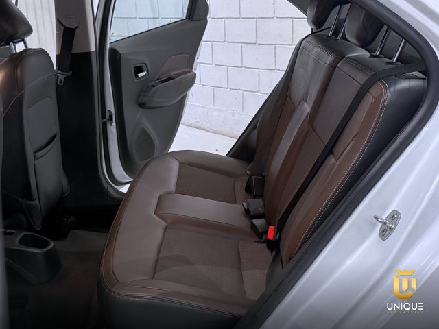 Chevrolet Cobalt 1.8 MPFI LTZ 8V FLEX 4P AUTOMÁTICO 2015/2016 branco à venda na Unique Automóveis em Indaiatuba — foto 18