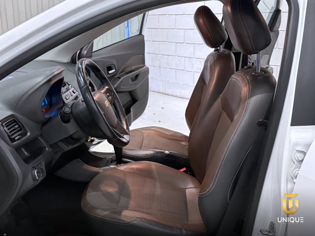 Chevrolet Cobalt 1.8 MPFI LTZ 8V FLEX 4P AUTOMÁTICO 2015/2016 branco à venda na Unique Automóveis em Indaiatuba — foto 19