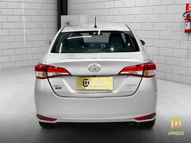 Toyota Yaris Sedan 1.5 16V FLEX SEDAN XL PLUS TECH MULTIDRIVE 2018/2019 prata à venda na Unique Automóveis em Indaiatuba — foto 5