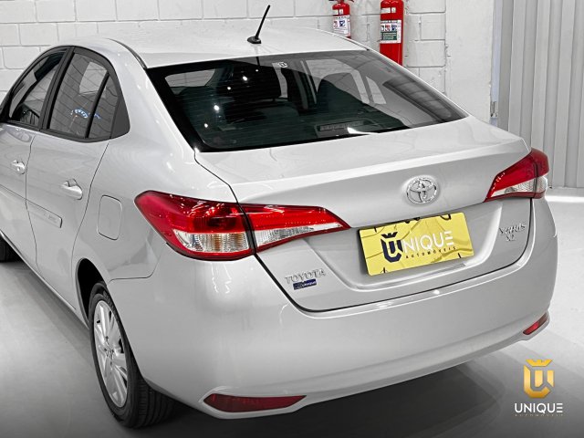 Toyota Yaris Sedan 1.5 16V FLEX SEDAN XL PLUS TECH MULTIDRIVE 2018/2019 prata à venda na Unique Automóveis em Indaiatuba — foto 6