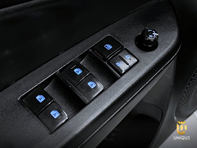 Toyota Yaris Sedan 1.5 16V FLEX SEDAN XL PLUS TECH MULTIDRIVE 2018/2019 prata à venda na Unique Automóveis em Indaiatuba — foto 10