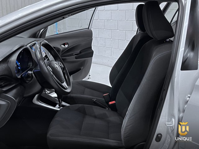 Toyota Yaris Sedan 1.5 16V FLEX SEDAN XL PLUS TECH MULTIDRIVE 2018/2019 prata à venda na Unique Automóveis em Indaiatuba — foto 17