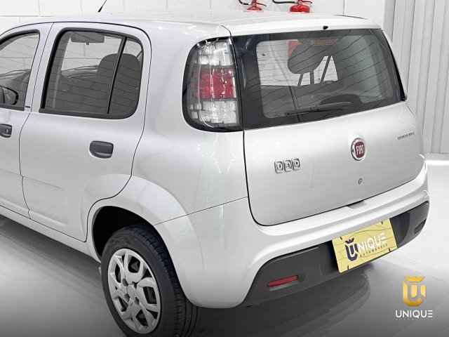 Fiat Uno 1.0 FIREFLY FLEX ATTRACTIVE 4P MANUAL 2016/2017 prata à venda na Unique Automóveis em Indaiatuba — foto 6