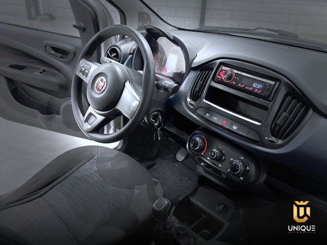 Fiat Uno 1.0 FIREFLY FLEX ATTRACTIVE 4P MANUAL 2016/2017 prata à venda na Unique Automóveis em Indaiatuba — foto 18
