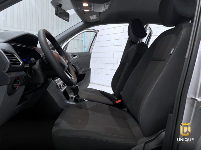Volkswagen T-cross 1.0 200 TSI TOTAL FLEX AUTOMÁTICO 2023/2024 prata à venda na Unique Automóveis em Indaiatuba — foto 16
