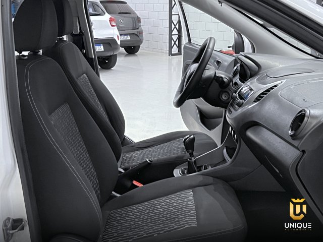 Ford Ka 1.0 TI-VCT FLEX SE MANUAL 2018/2019 branco à venda na Unique Automóveis em Indaiatuba — foto 17